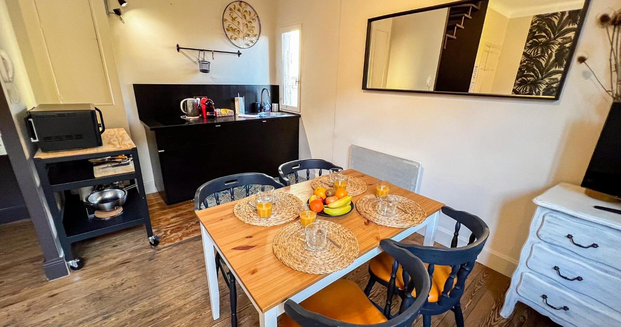 Ac - Private Exterior - Au Pied Du Palais Des Papes! Appartement